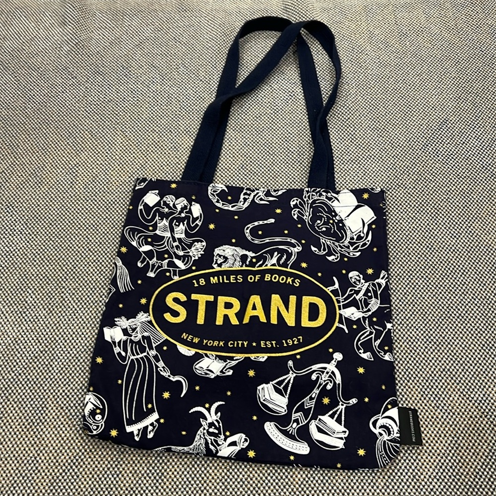 Strand totes
